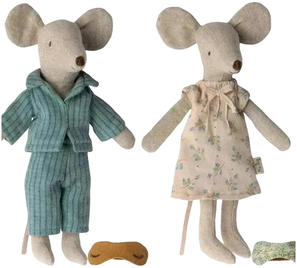 Mum and dad mice in cigarbox